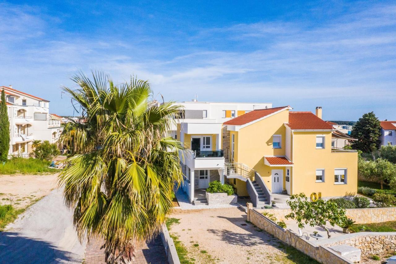 Apartments Yellow 诺瓦利娅 外观 照片