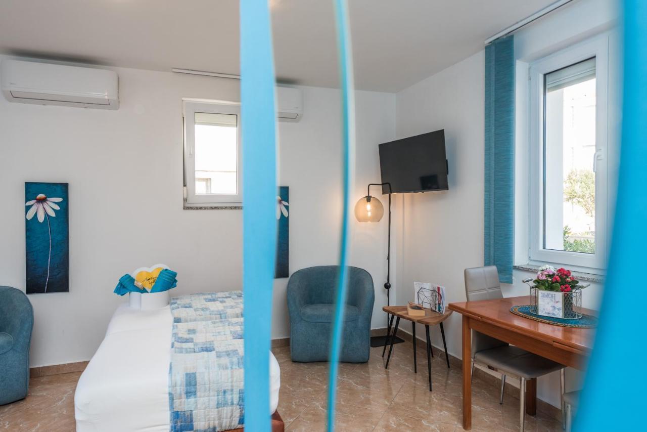 Apartments Yellow 诺瓦利娅 外观 照片