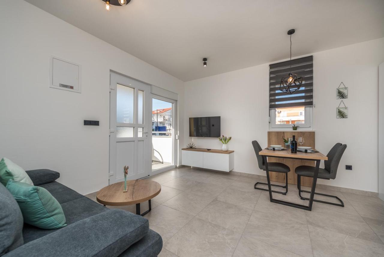Apartments Yellow 诺瓦利娅 外观 照片