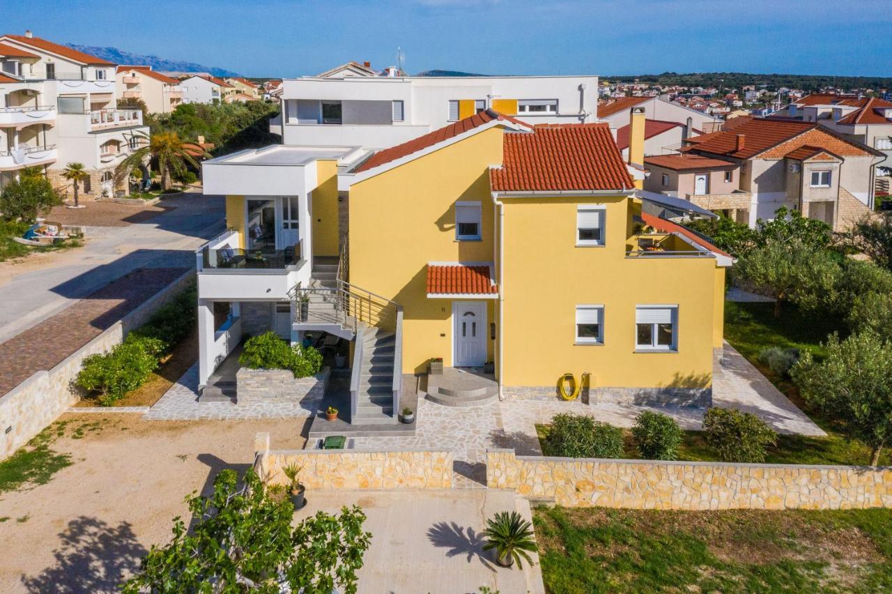 Apartments Yellow 诺瓦利娅 外观 照片