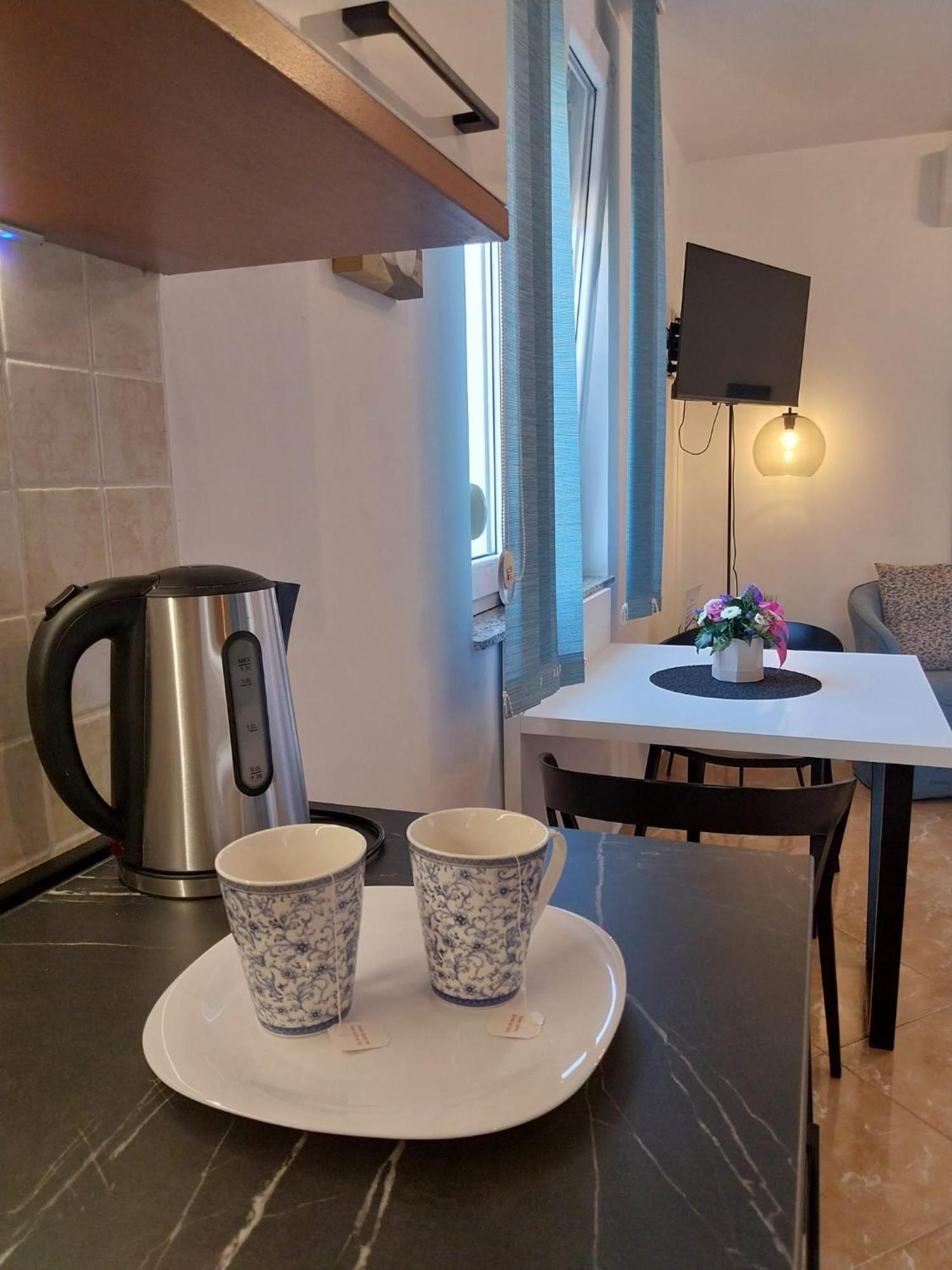 Apartments Yellow 诺瓦利娅 外观 照片