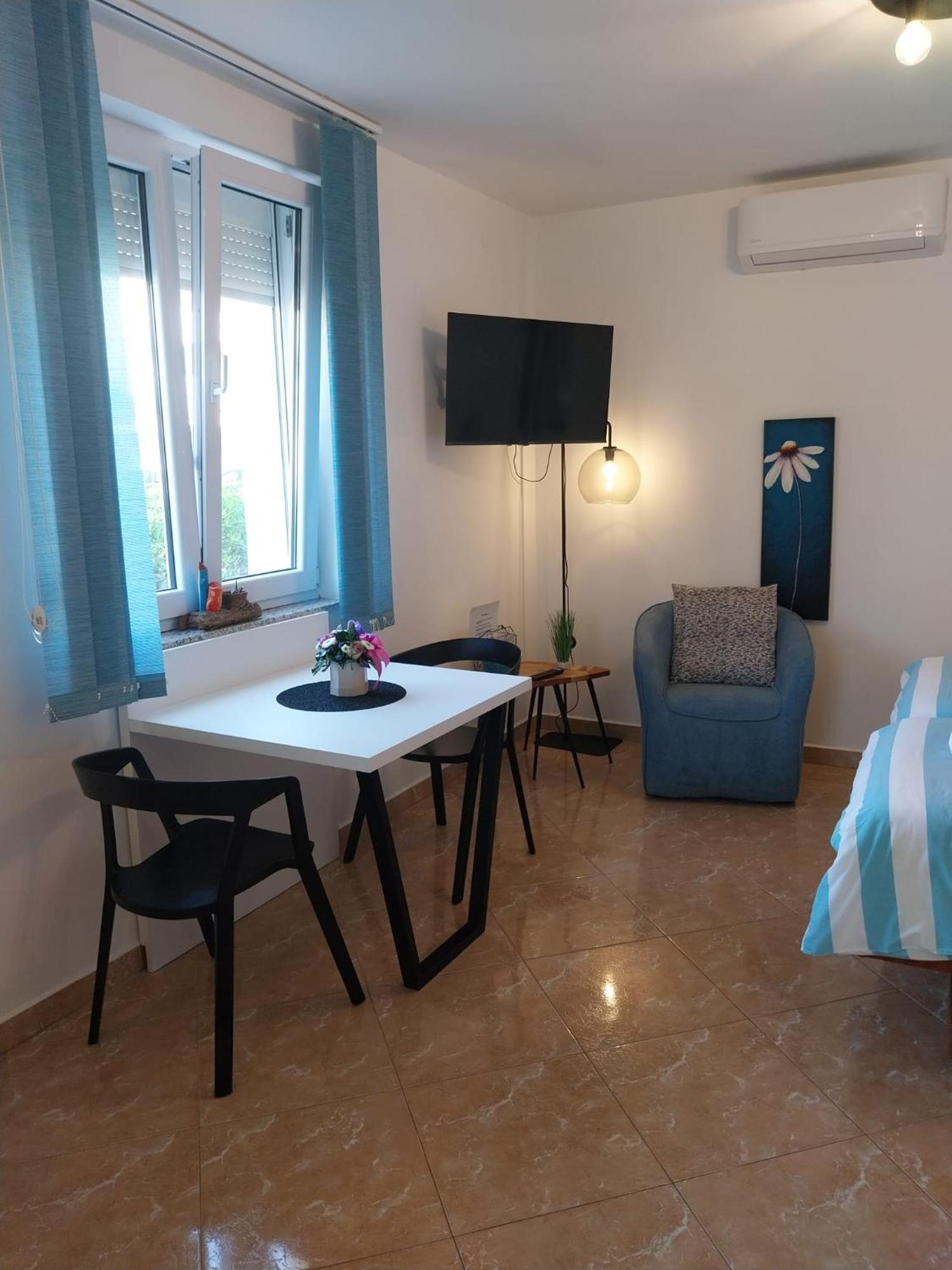 Apartments Yellow 诺瓦利娅 外观 照片